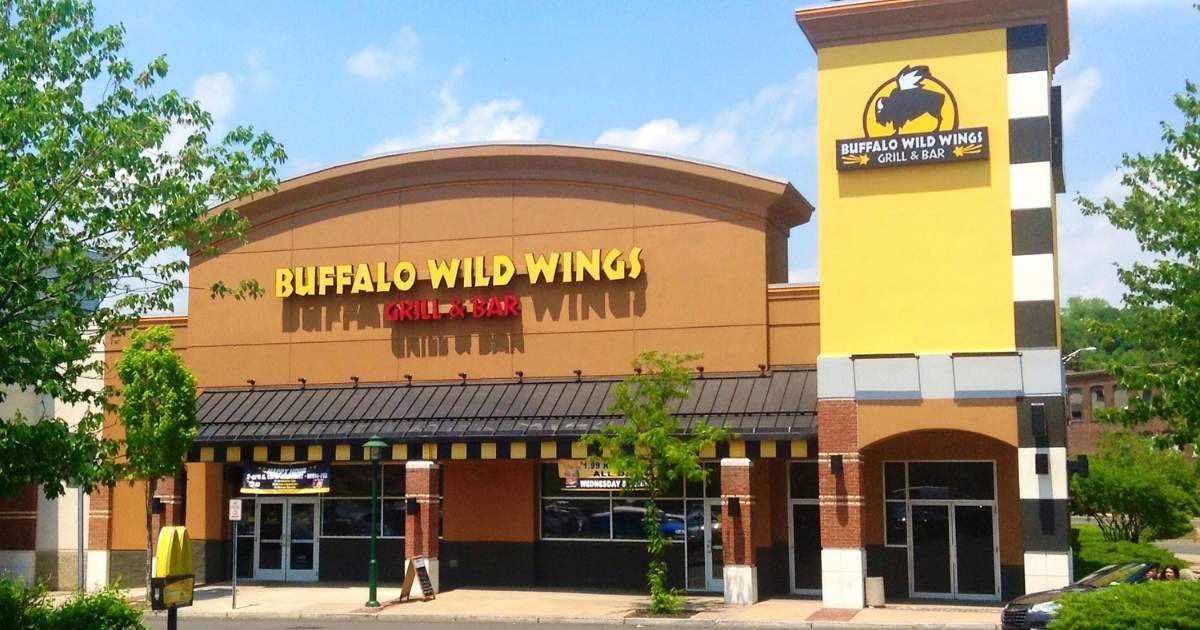Buffalo Wild Wings Lunch Hours