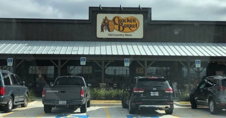 Cracker Barrel Lunch Hours and Their Menu 2024